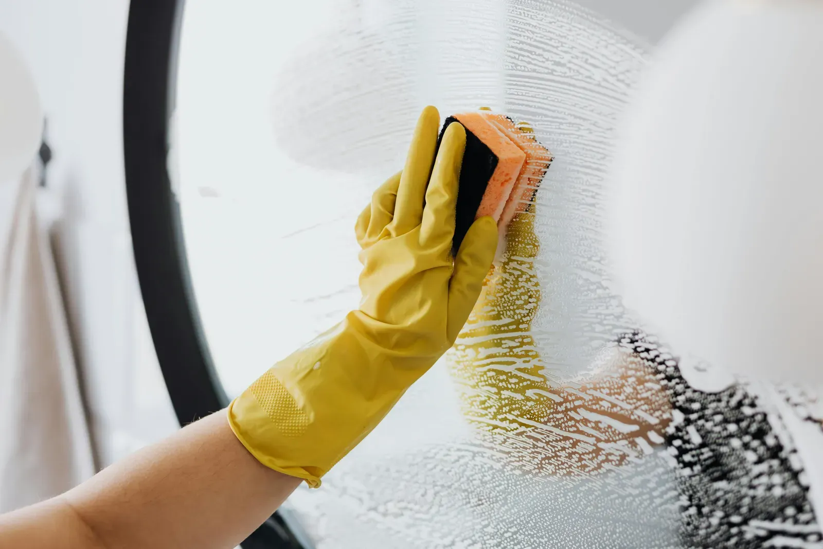 Mirrors & glass left streak-free
