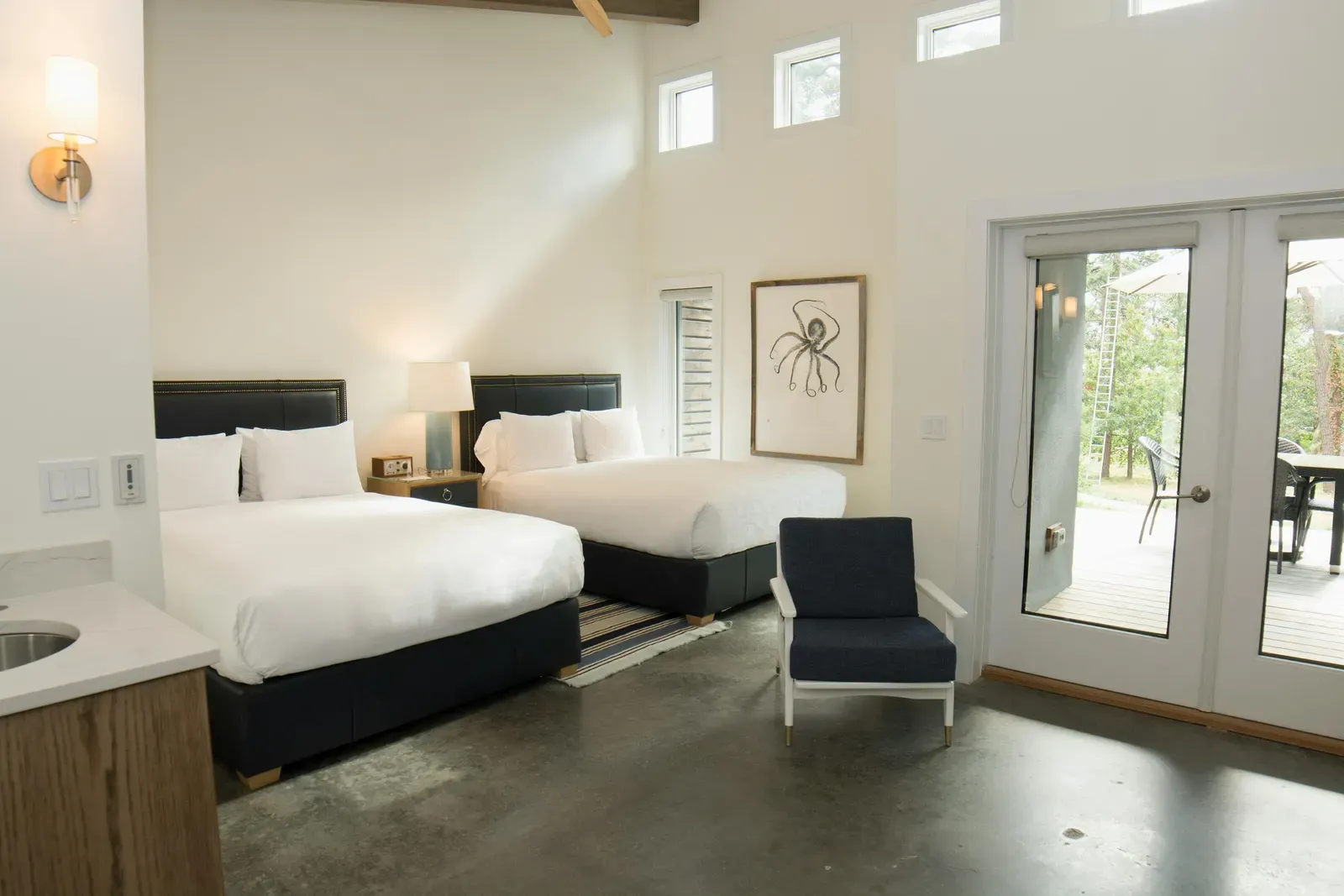 Spotless, move-in-ready bedroom — move in / move out cleaning